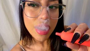 Brunette Fetish Goddess Latina Smoking