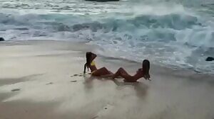 🌊