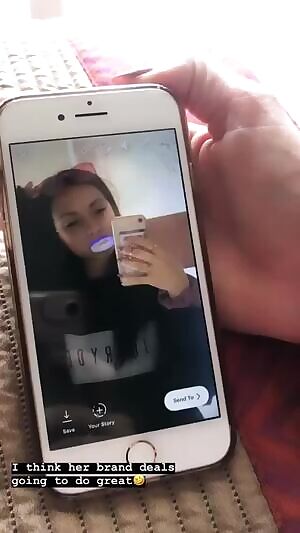 Showing ass on the bed