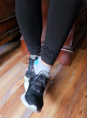 White Toes BareFootMilf Dirty Feet MILF