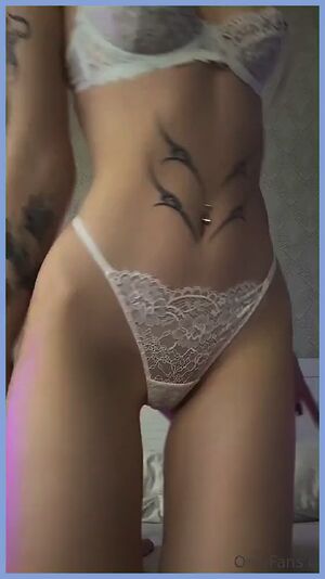 Fun Buns Blowjob Brunette MILF Petite