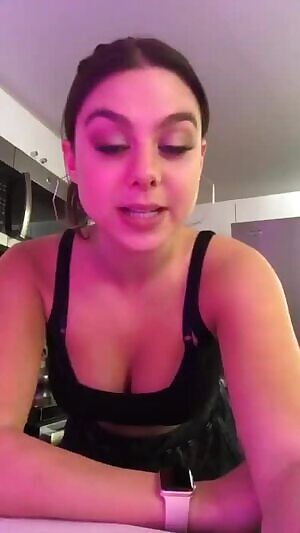 Kira Kosarin - downblouse