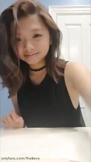 One of the cutest Asian Ahegao I've seen in a while