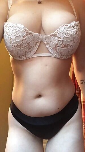 This Victoria's Secret thong has been up my tight pussy cleaning houses for hours! $30/24 hour wear add ons available just message me! 💓💋