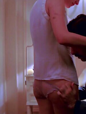 Natalie Portmans ass needs to be spread open