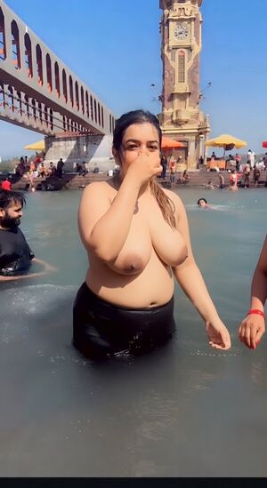 Indian Hotwife Big Tits Chubby Curvy