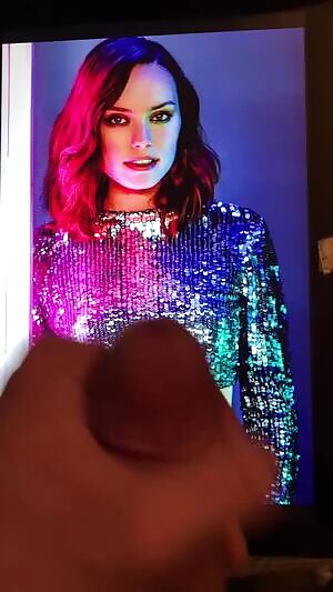 Daisy Ridley looking great while getting covered