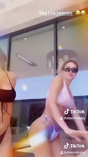 Slow motion phat ass jiggles