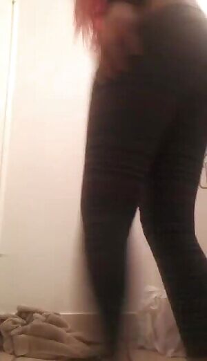 Mooning Latina