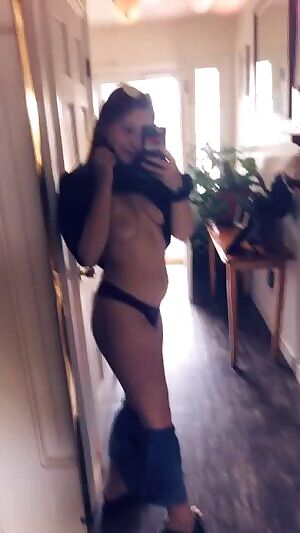 Went to my dads for dinner tonight & decided to strip or you guys 😘