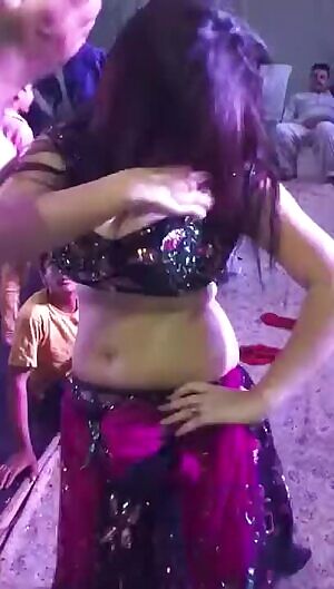 Muskaan ki Hot Mujra Dance