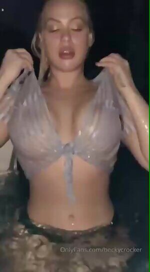 Ass and Boobs in bath