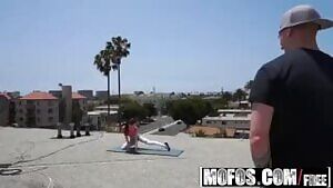 Alt Cutie Anna Deville Puts Her Legs Behind Her Head