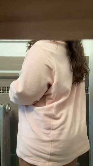 Hiding a dumper under my sweater