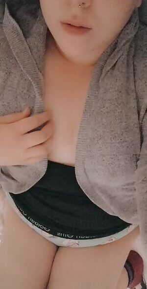 peek-a-boob