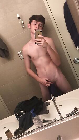 Wasn’t expecting it to hold up towel on it’s on to be honest