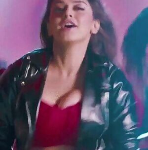 Hansika Motwani. Those udders were made for tit fuck 💦💦