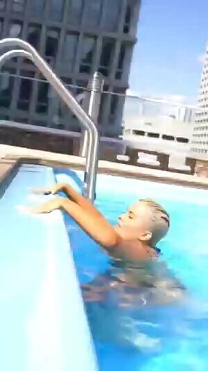 Short-haired thickie