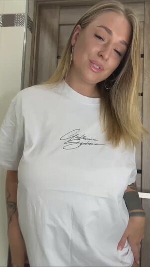 drop big saggy tits