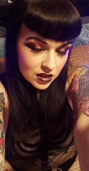 Please fuck my wife's mouth.