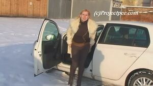 Cold & Snow Pee Peeing Piss