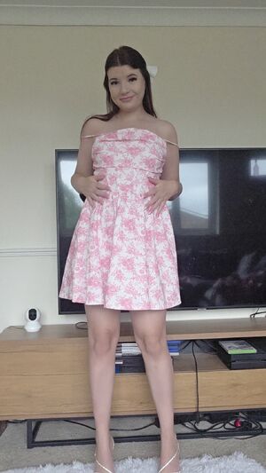 Upskirt Tease Amateur Booty Brunette OnlyFans