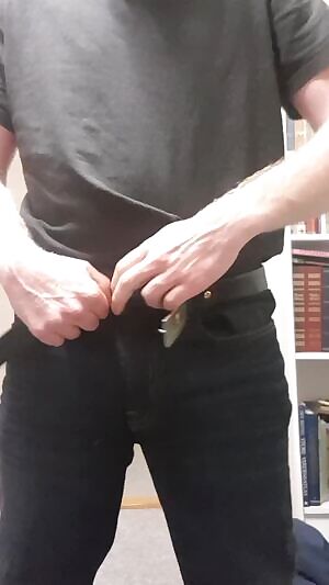 Pull my jeans down😇