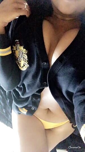 Sweet lil’ Hufflepuff 💛😏
