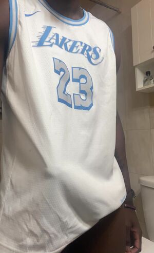 Let’s play a basketball game 🏀 if you lose, you have to play with my BBC😈😈