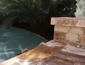 Titties lashing 💃