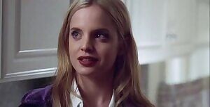 Mena Suvari - American Beauty - 1999 02