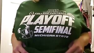 Youngmrs827 titty drop and juggle