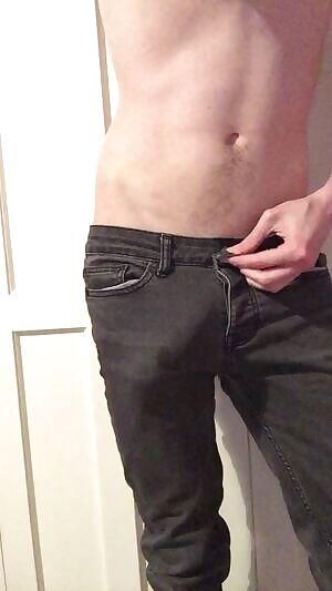 Freeballing some skinny jeans