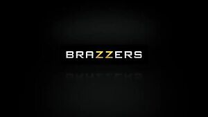 Brazzers-If The Bra Fits Fuck It: Carmen Valentina and Jessy Jones