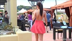 Shameless teen flashes her assets in public 🍯🍯🍯