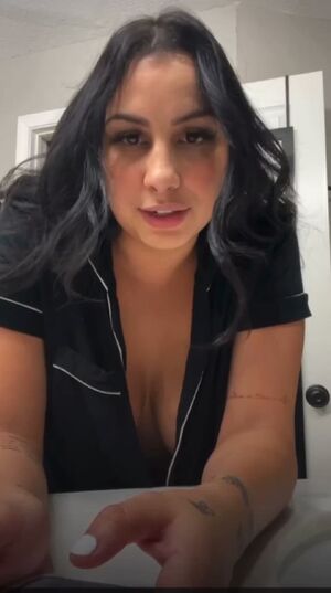 Nip Slips Big Tits Brunette