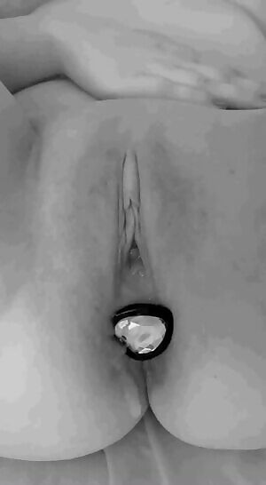 Can you see the cum pour out of me? 😈