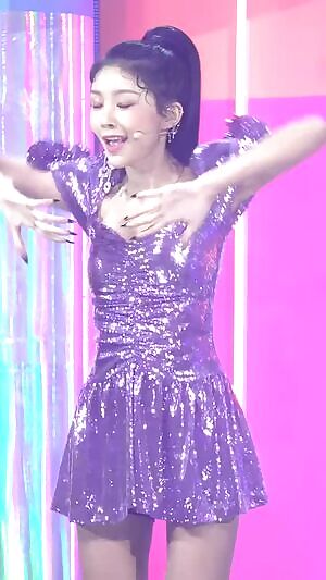 Momoland - Hyebin & Ahin