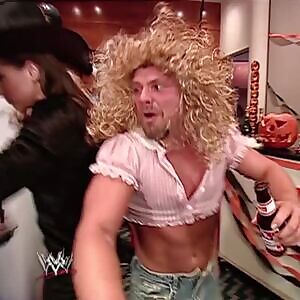 Steph & her massive tits