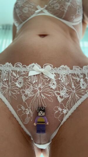 Drool/Spit Big Tits Boobs Booty Feet Fetish