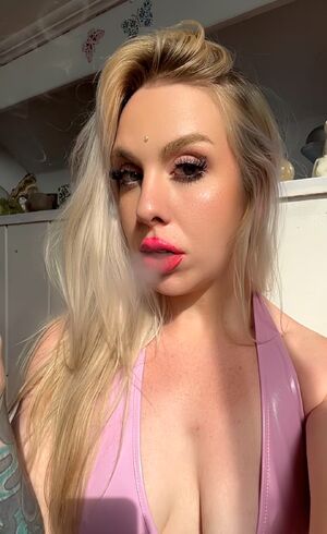 Nail fetish Bimbo Blonde Blue Eyes