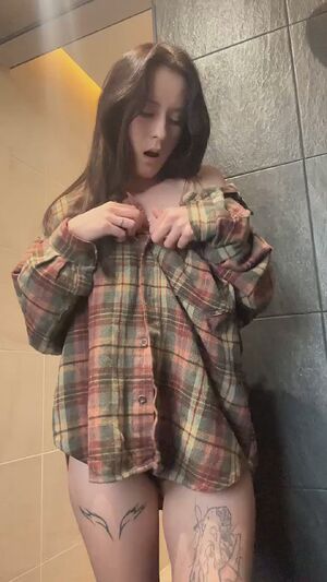Giantess IRL Hardcore Jerk Off MILF
