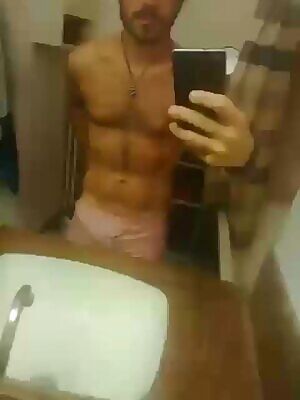 Will u join me in the shower or u prefer to don't wait and to fuck in front of the bathroom miror ? ;) PM me your answer. Je t'attend