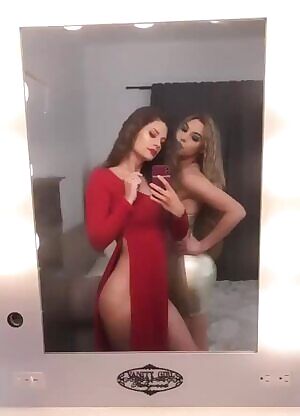 Lele Pons spanking herself