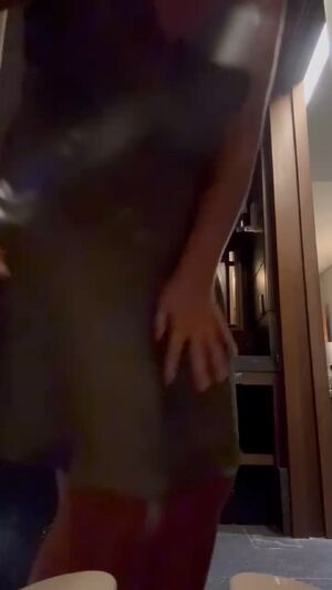 Girls Peeing/Pissing💦 Bathroom Panty Peel Pee