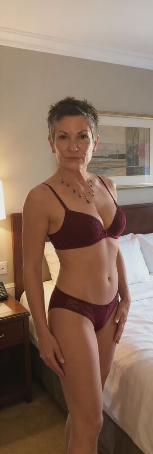 Horny Cougars Amateur BBC Cuckold Hotwife