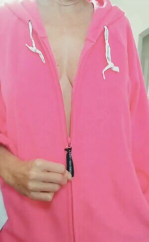 Dropping out of my warm onesie! Baby, it's cold outside!😘