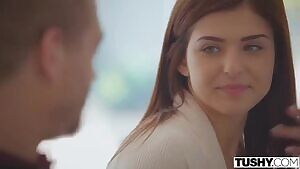 TUSHY - Leah Gotti