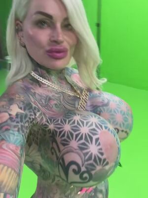 Fake Ass Big Tits Bimbo Blonde
