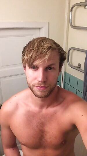 Keeping it above the waist on this one😊 - Am I better above or below the bellybutton?😜